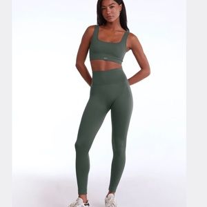 SET ACTIVE sculptflex leggings in color Vegas